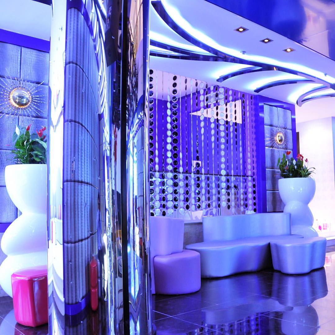 Emirates Décor, Emirates International Group, Dubai | London. Why go to the lounge when you can bring the lounge to you.. Private lounge Dubai Ballin decor interior design
